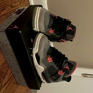Size:5 nike air Jordan retro 4s color:dark gray,infrared